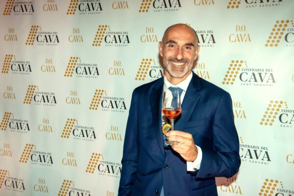 Eduard Sanfeliu (Confraria del Cava): «La creació d’una ampolla solidària combina de manera perfecta la promoció del cava amb la col·laboració solidària amb Càritas»