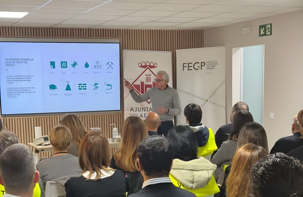 Visita de la FEGP a Cales de Pachs: un exponent d’empresa que aposta per la recerca, la innovació i l’excel·lència, en el marc del programa “Cafès Executius”